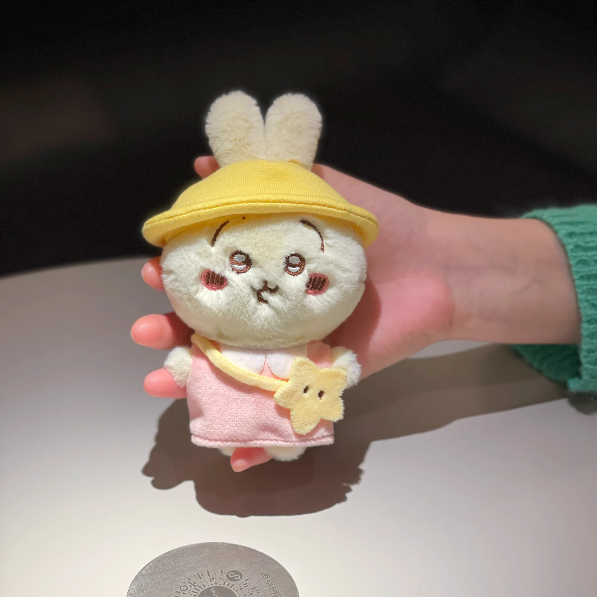 Chiika pendant - Jiyakawa self-deprecating bear fur plush ornament, surrounding small eight-legged Uzachi figurine doll.