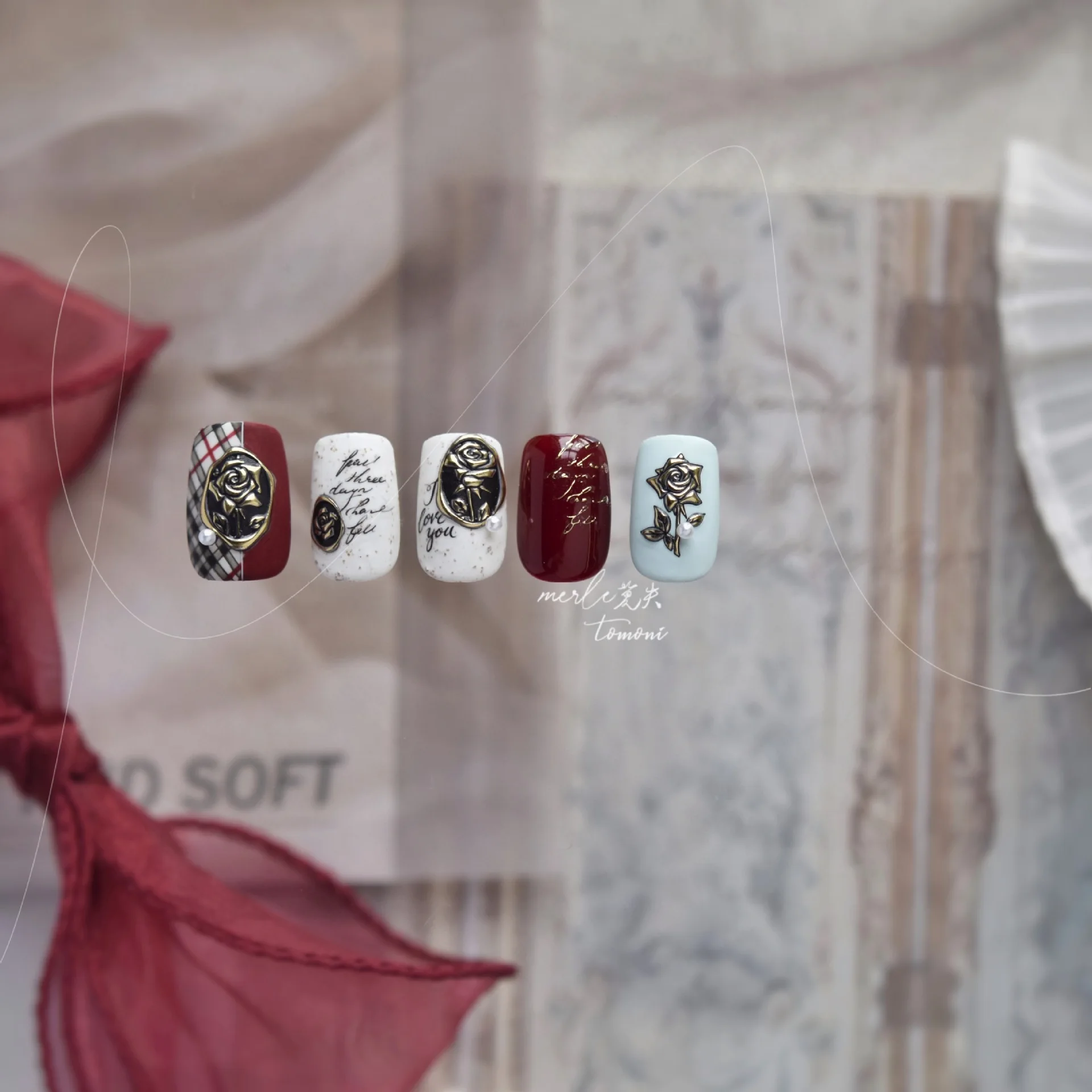 ملصقات أظافر مذهبة، مواد إكسسوارات رائعة بختم عتيق على شكل وردة لملصقات فنون الأظافر بنفسك، ورق تزيين