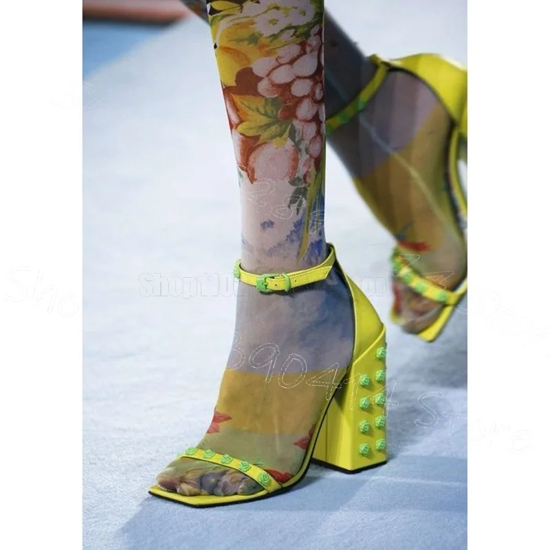 

Fluorescent Green Flower Carving Design Sandals Buckle Strap Women Shoes Chunky High Heels Party Dating 2025 Zapatos Para Mujere