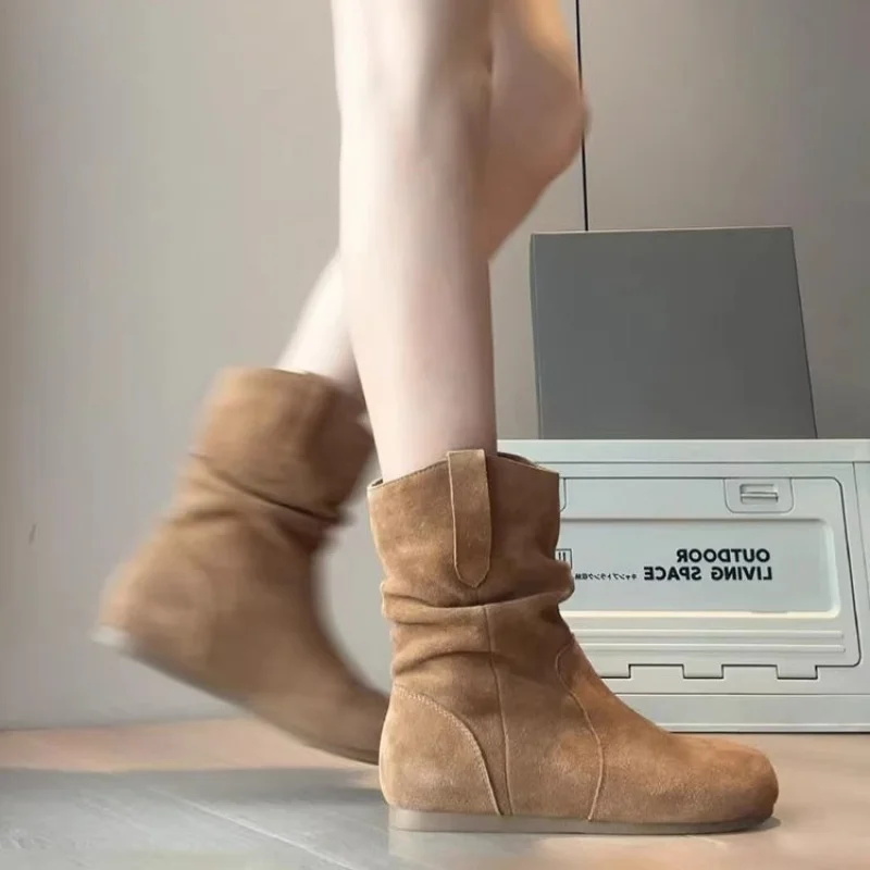 2025-trendy-short-boots-for-women-paired-with-skirts-short-tube-stylish-height-increasing-slimming-boots-for-women