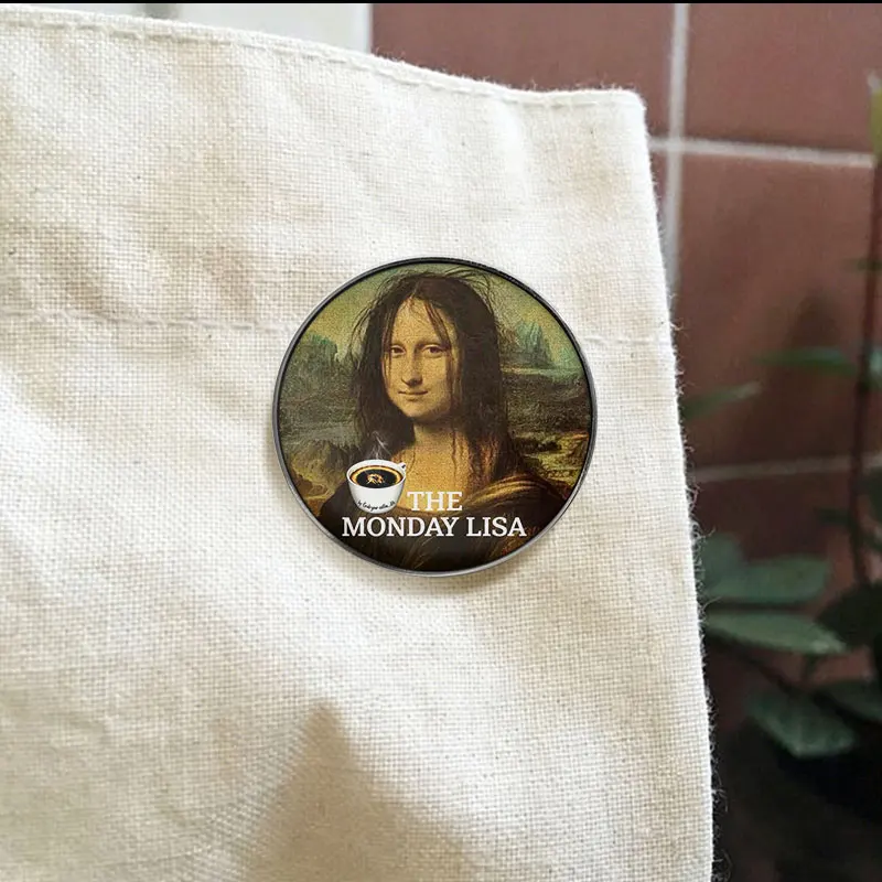 The Monday Lisa Funny Mona Lisa Coffee Cup UV Printing Badge Parody Art Style Pin Brooch Lapel Accessory Gift For Office Workers