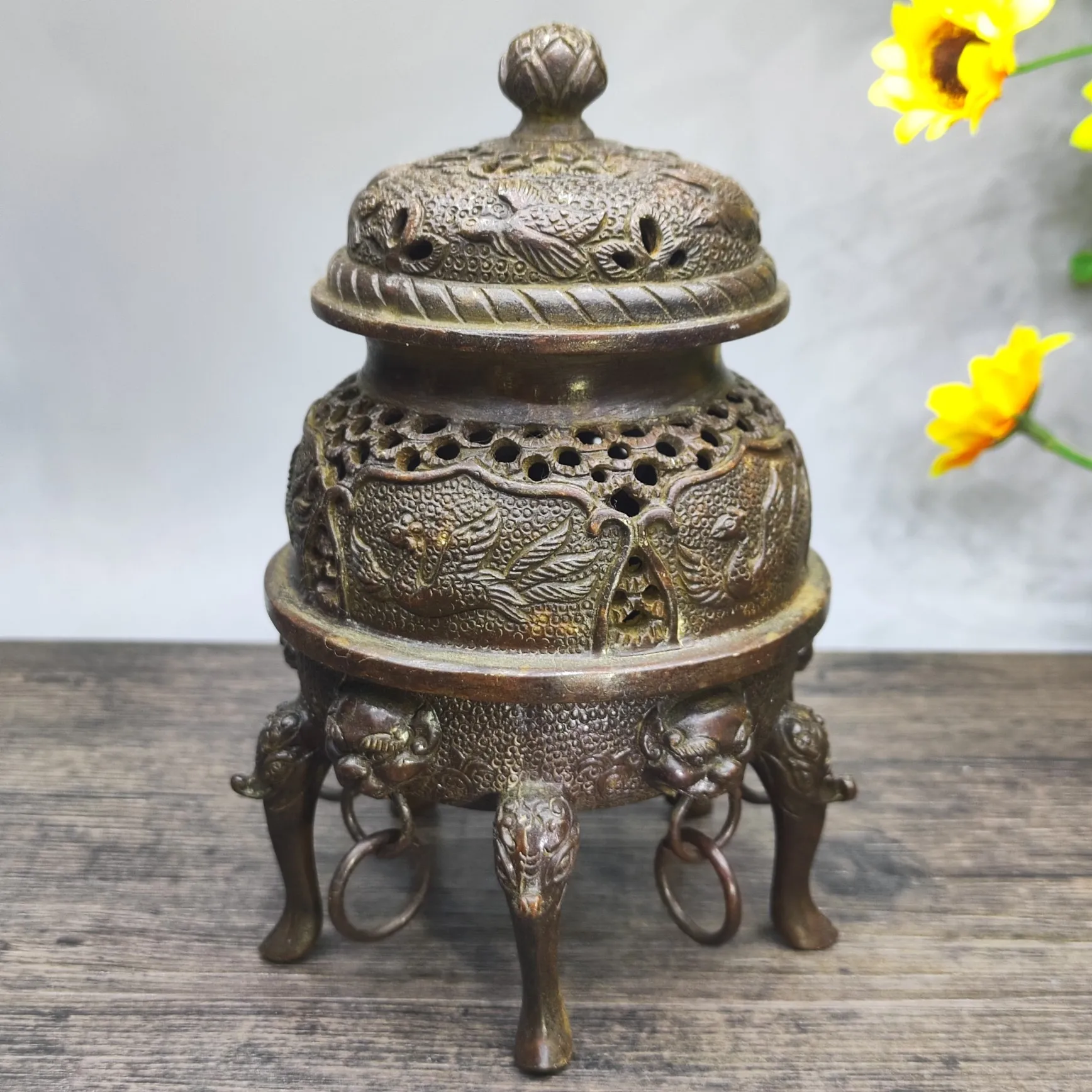 15CM Ancient Chinese classic incense burner statue carved imperial furnace, weighing approximately 1170g