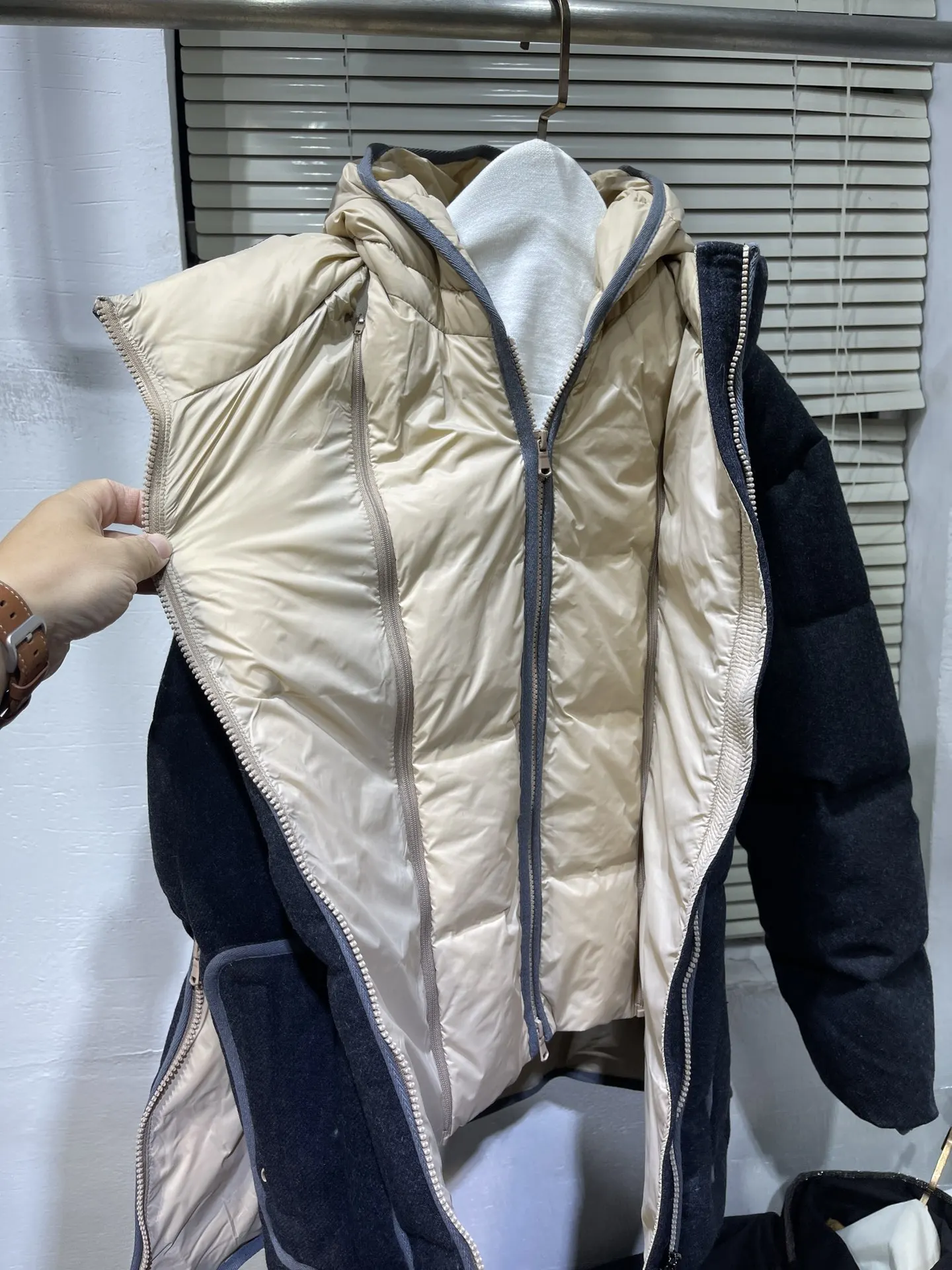 Chaqueta de plumón de lana con capucha extraíble para mujer, abrigo de alta calidad, abertura lateral, cremallera bidireccional, blanco, 24 B * C