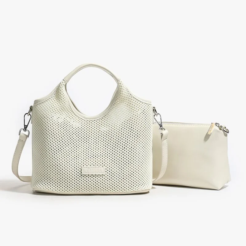 

Ladies Chic Leather Crossbody Bag For Daily Commute With Adjustable Strap In Classic Design