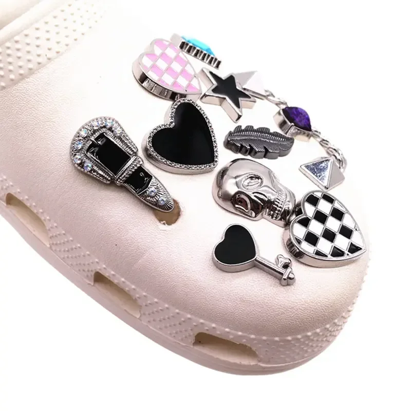 1pcs Original Rhinestone-encrusted Silver Metal Style Shoe Charms Decorations Cool Leaves Star Skull Heart Shapes Clogs Clips