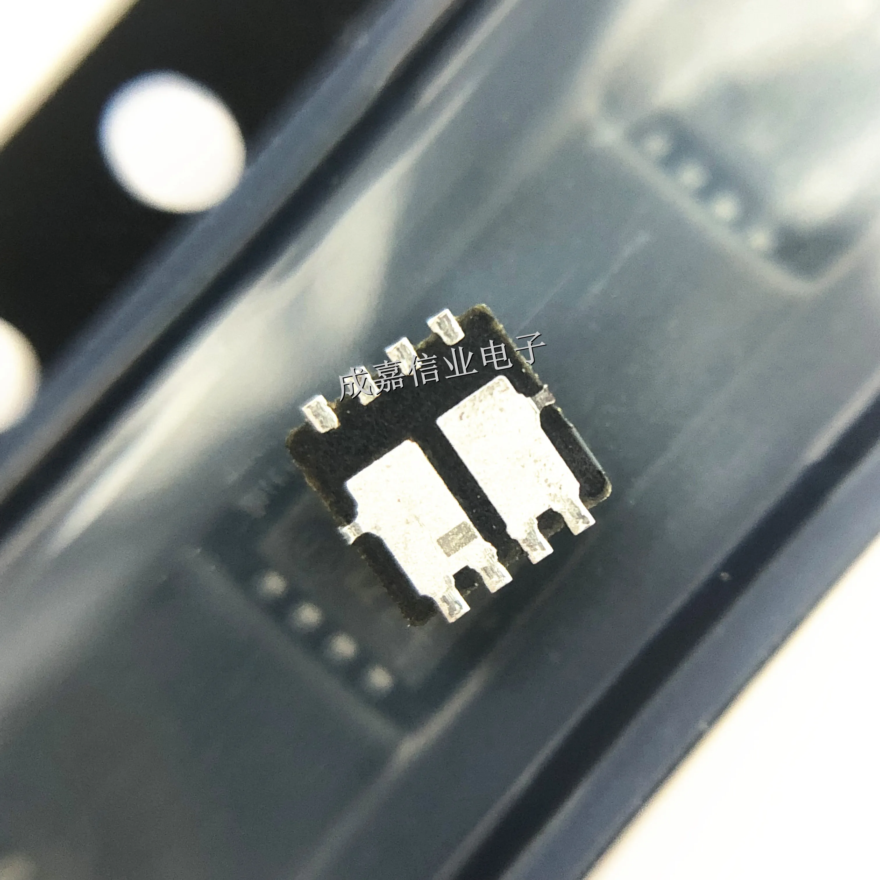 10pcs/Lot BRCS250C03YA PDFN-8L(3x3) N-channel + P-channel MOSFET 11.2W 20A 30V -55℃~+150℃