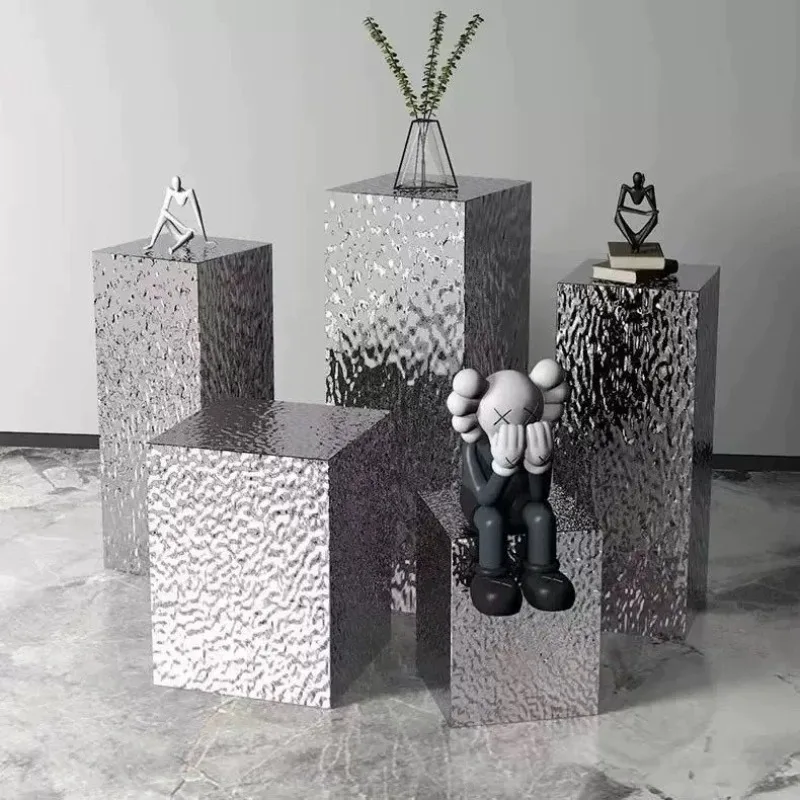 Water ripple stainless steel display table, high-end clothing store, Nakajima model height-increasing platform, window decoratio