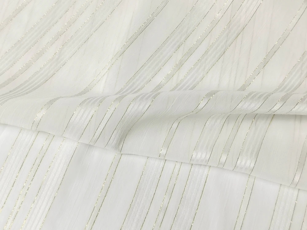 1 Meter x 1,4 Meter gekräuselter Satin-Chiffon-Gaze-Krepp, Goldgarn, faltiger Chiffon-Stoff, natürliches Weiß – Detail 11