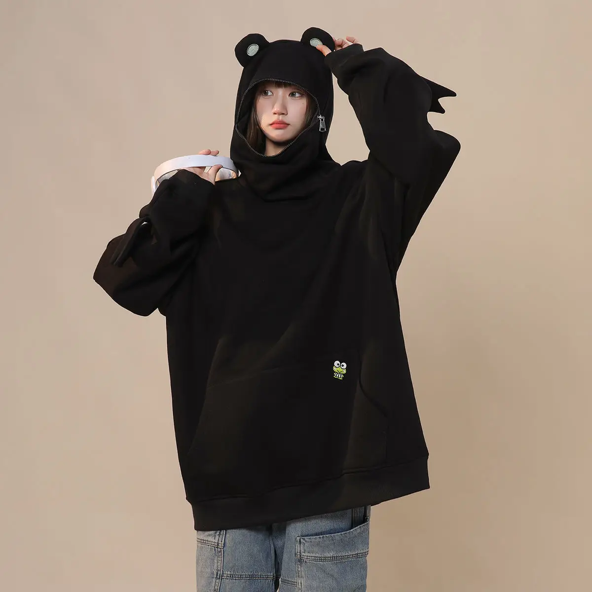 Women's Green Frog Zip-Up Hoodie - Cute & Age-Reducing Design for Petite Girls,Trendy Oversized Pullover with Unique Print