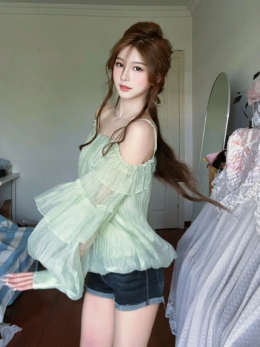

Elegant One-Shoulder Chiffon Top Gentle Design Unique Stylish Summer 2026 Breathable Long Sleeve Women's Fashionable Blouse