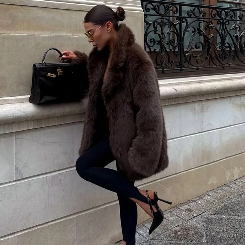 TARUXY lussuoso cappotto con risvolto in pelliccia sintetica da donna elegante solido allentato con lacci giacca per il tempo libero moda invernale femminile mantiene caldo cappotto di pelliccia