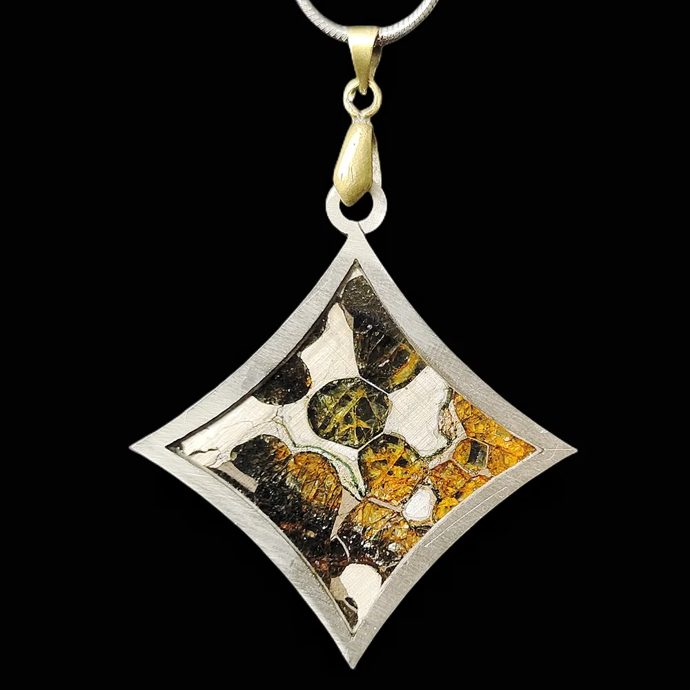 

Exquisite Brenham Olive Meteorite Pendant Olive Meteorite Necklace Men's And Women's Jewelry Natural Meteorite Material