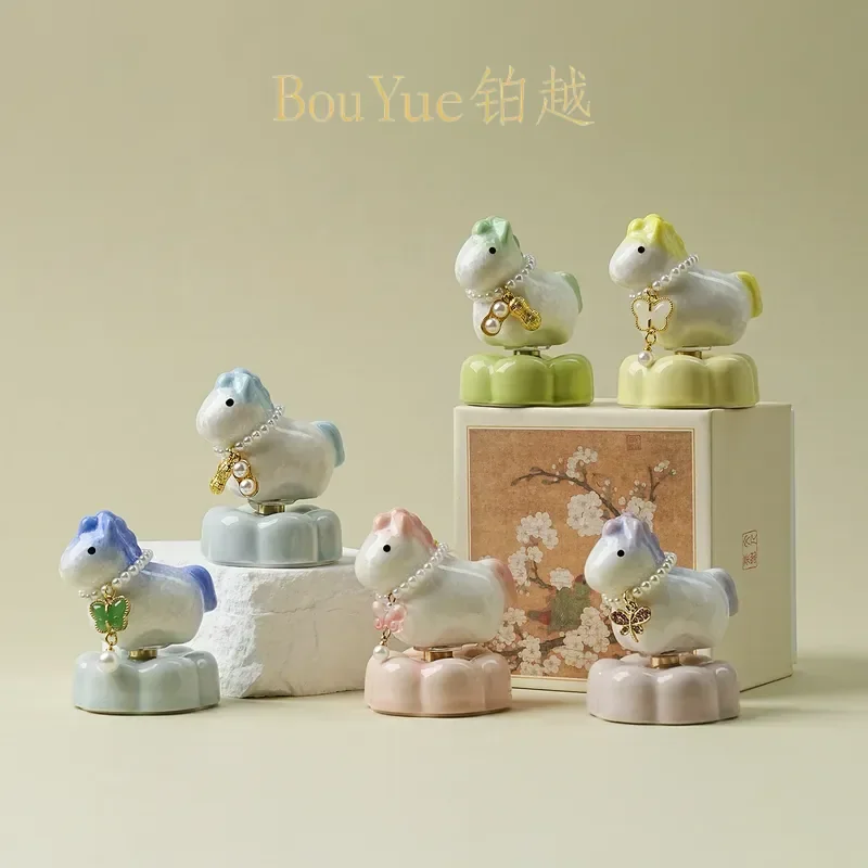 Jingdezhen Ceramic Rotating Horse Figurine Creative Desktop Ornament Healing Decor Souvenir Home Office Desk Decoration Gift