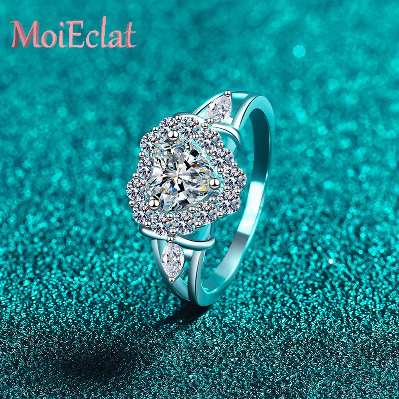 

For Women Luxurious Platinum Pt950 Flower Rings Heart-Shaped Bouquet Diamond Ring 1 Carat Moissanite Exquisite Elegant Gift