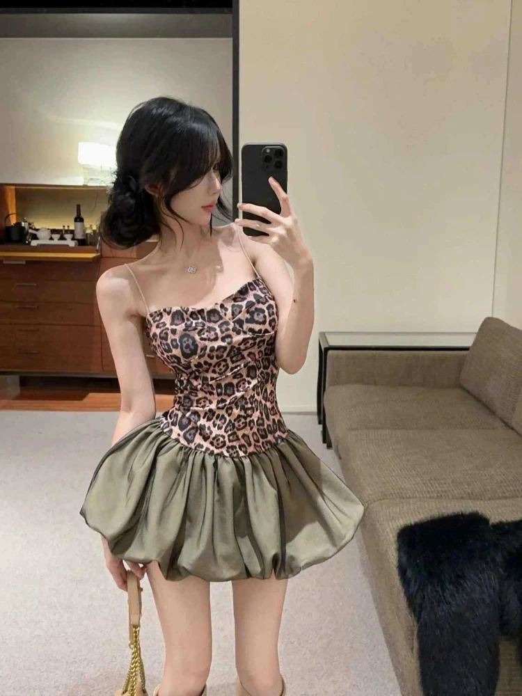 อเมริกันวินเทจชุดเสือดาวพิมพ์ใส่ Blossom พัฟกระโปรงเอวสูง Bodycon สปาเก็ตตี้เซ็กซี่ Chic สาวมินิชุด