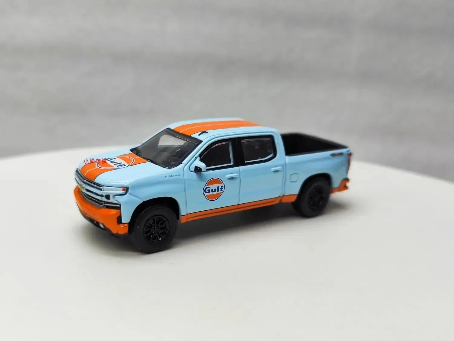 1:64 2021 Chevrolet Pickup Silverado Pick-up Diecast Metal aleación modelo coche juguetes para colección de regalos