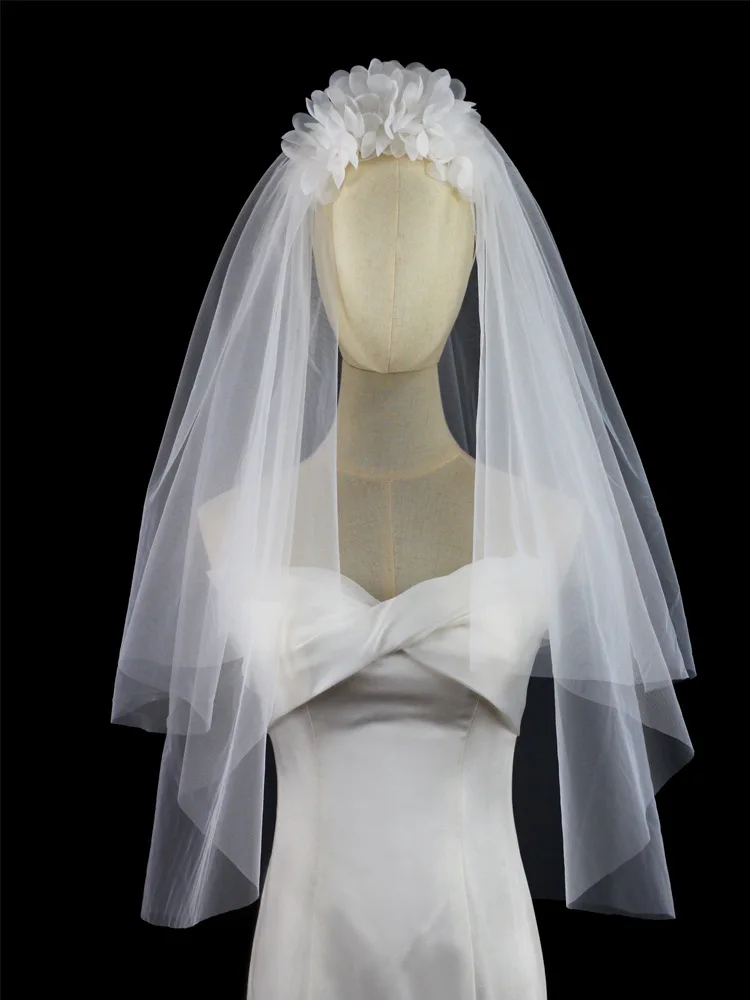 Romantic Wedding Veils with Pearls Short Bridal Veils 2 Layers Tulle with comb Wedding Accessories