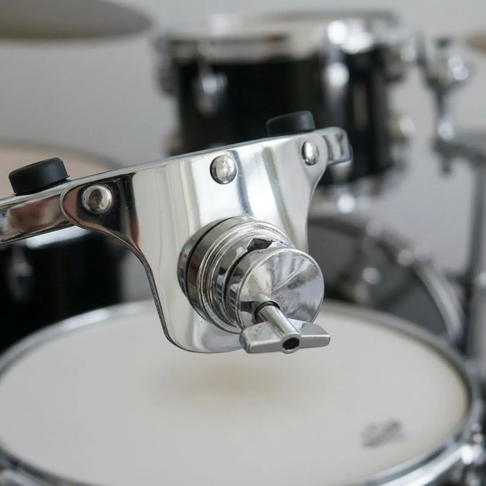 

Tom Isolation Mount Silver-Plated Plated Tom Drum Isolation Mount Drum Edge Holder Long-Lasting Metal Construction Percussion