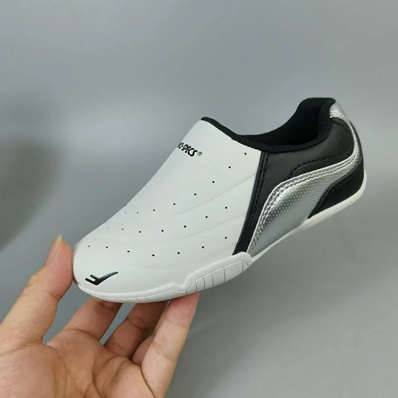 

2025 New Martial arts Sneakers Men Women Comfortable Taekwondo Shoe Martial arts Wushu and Taichi Shoes