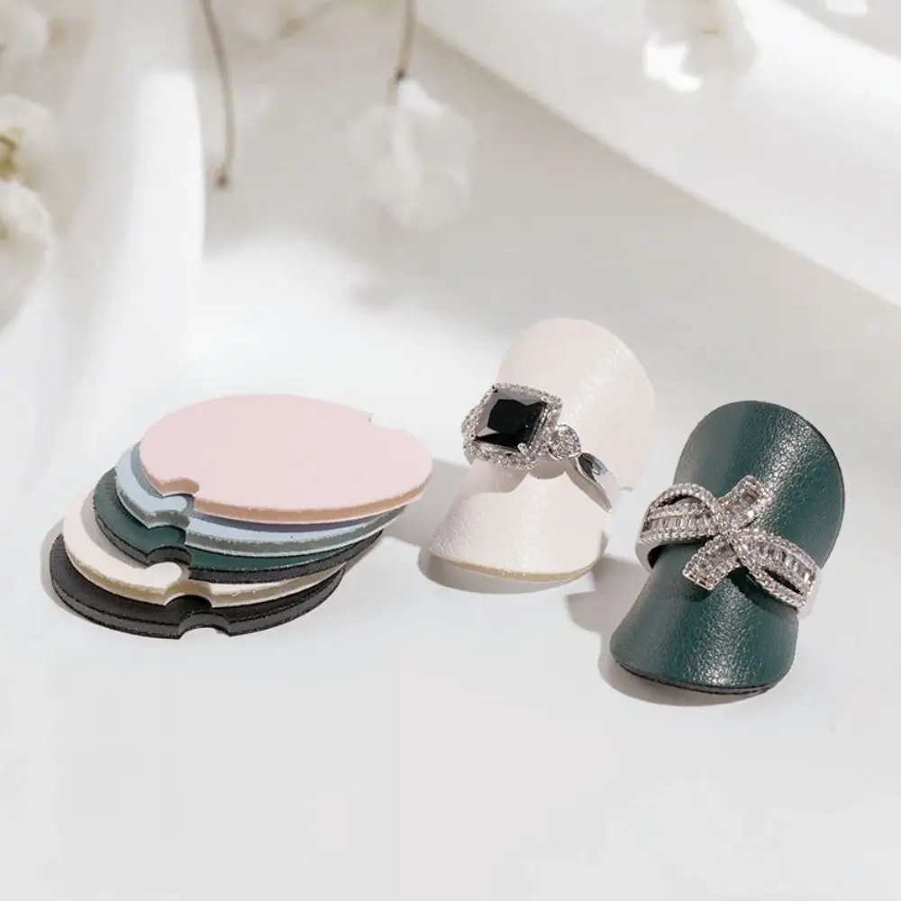 

5PCS PU Rings Display Pads Round Simple Earrings Display Rack Multifunctional Jewelry Packaging Earrings PU Card Holder Outdoors