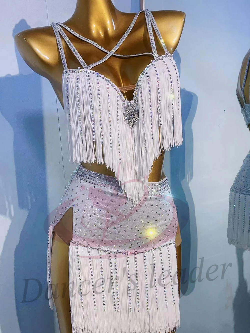 Robe de danse latine pour adultes et enfants, pierre AB, haut de gamme, personnalisé, blanc, industrie lourde, pompon, Tango, vêtements professionnels pour femmes