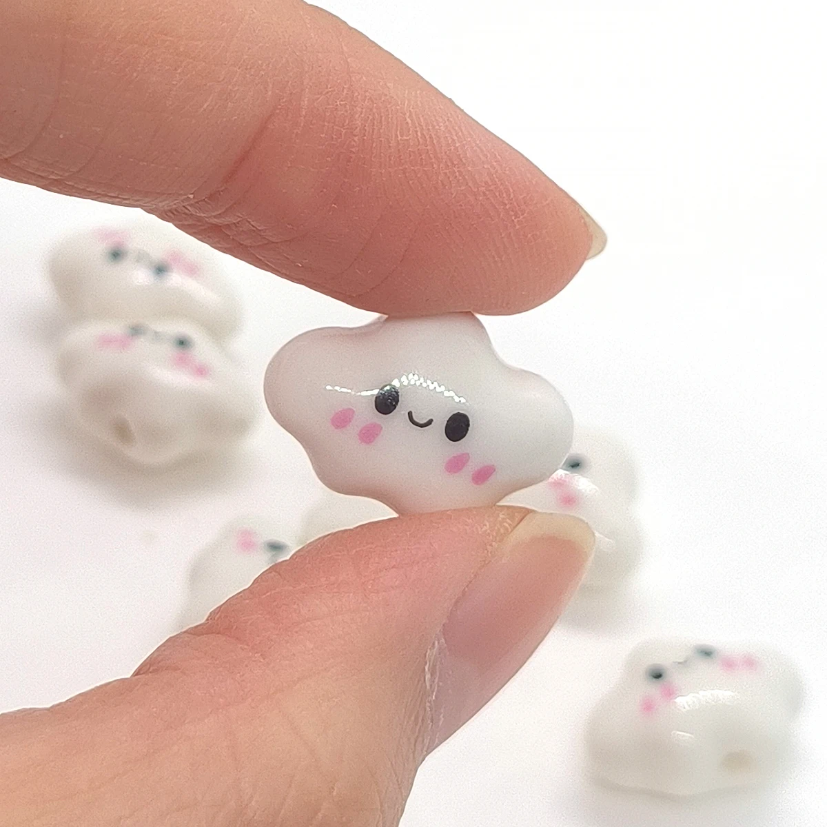 19mm 4pcs/8pcs Chubby Smiling Cloud White Ceramic Beads DIY for Jewelry Making Bracelets Accessory Bead