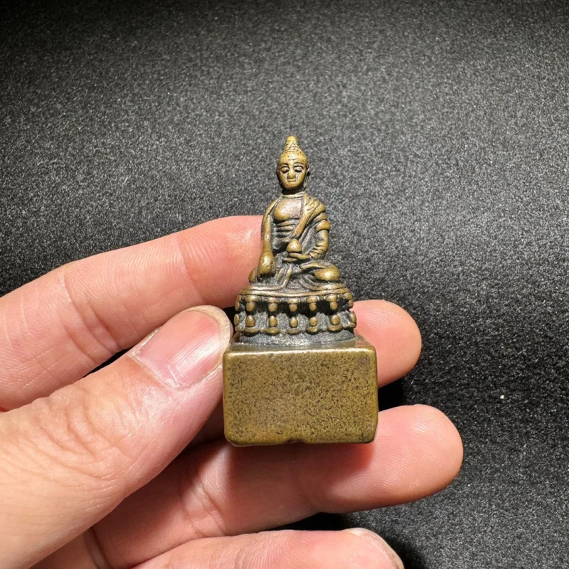 

Antique Brass Buddha Statue Seal Ornament Retro Craft Antique Desktop Tibetan Paperweight Ornament