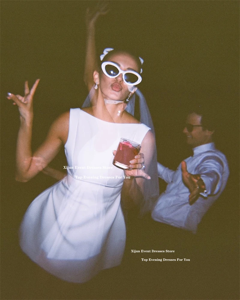 Xijun semplici abiti da sposa corti in raso avorio senza maniche a-line mini abiti da sposa occasioni formali abiti da ballo 2025 personalizzati