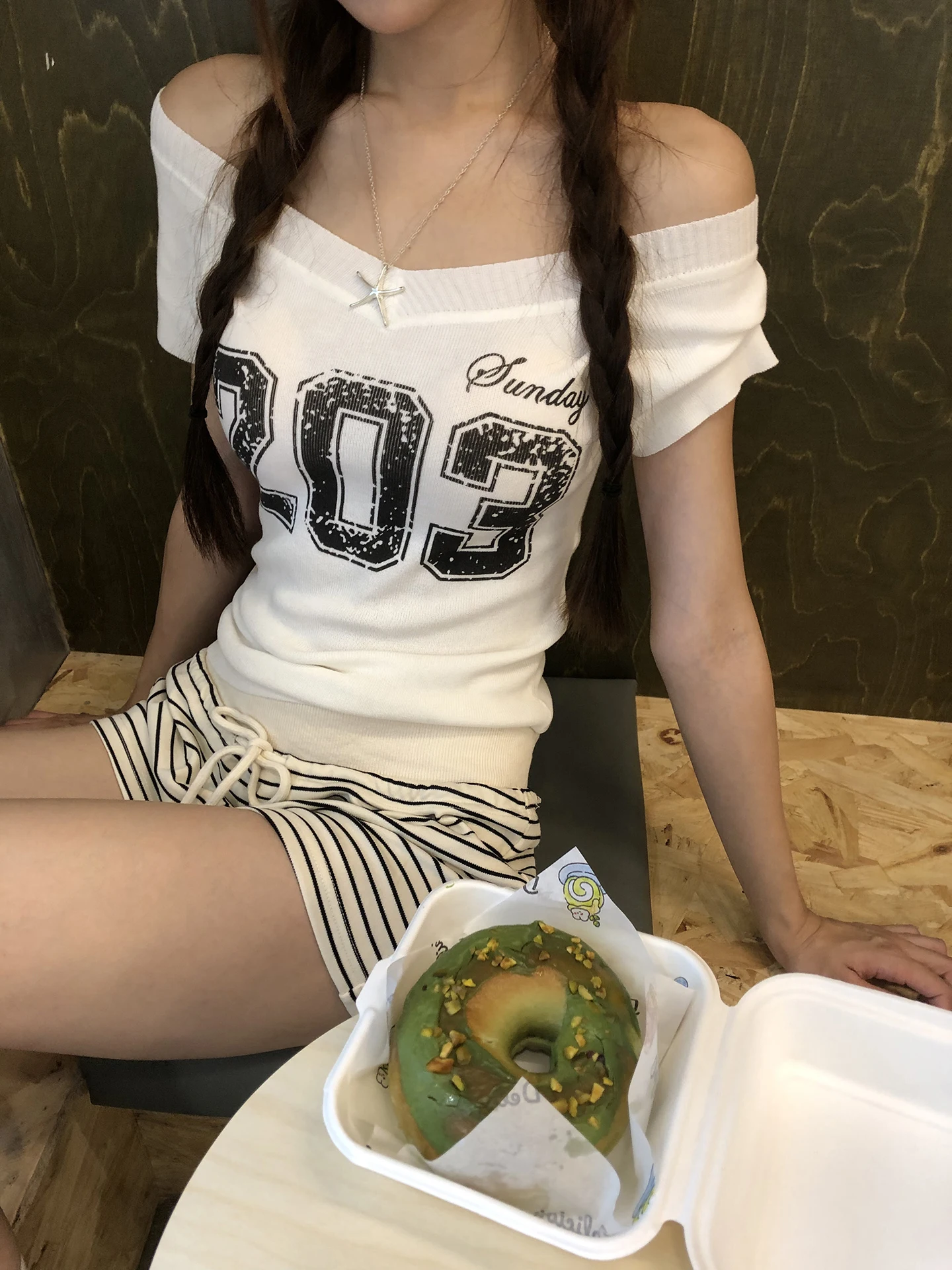 

Red Celebri ort Sve Knitted oulder Bared T irt Women's Summer New Sle White Design Unique One oulder Top