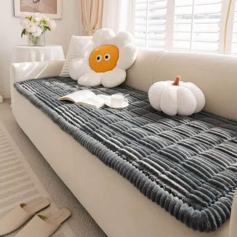 Luxury Flannel Pet Sofa Cover Breathable Washable Non Slip Plush Couch Protector Durable Soft Blanket for Dogs Cats All Sizes