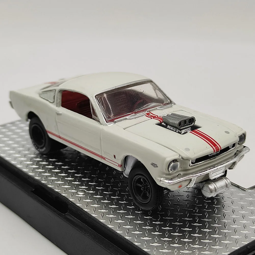 Литой под давлением M2, масштаб 1/64, 1966 Ford Mustang Muscle Car, имитация сплава, модель автомобиля, Коллекционная игрушка, подарок, сувенирный дисплей