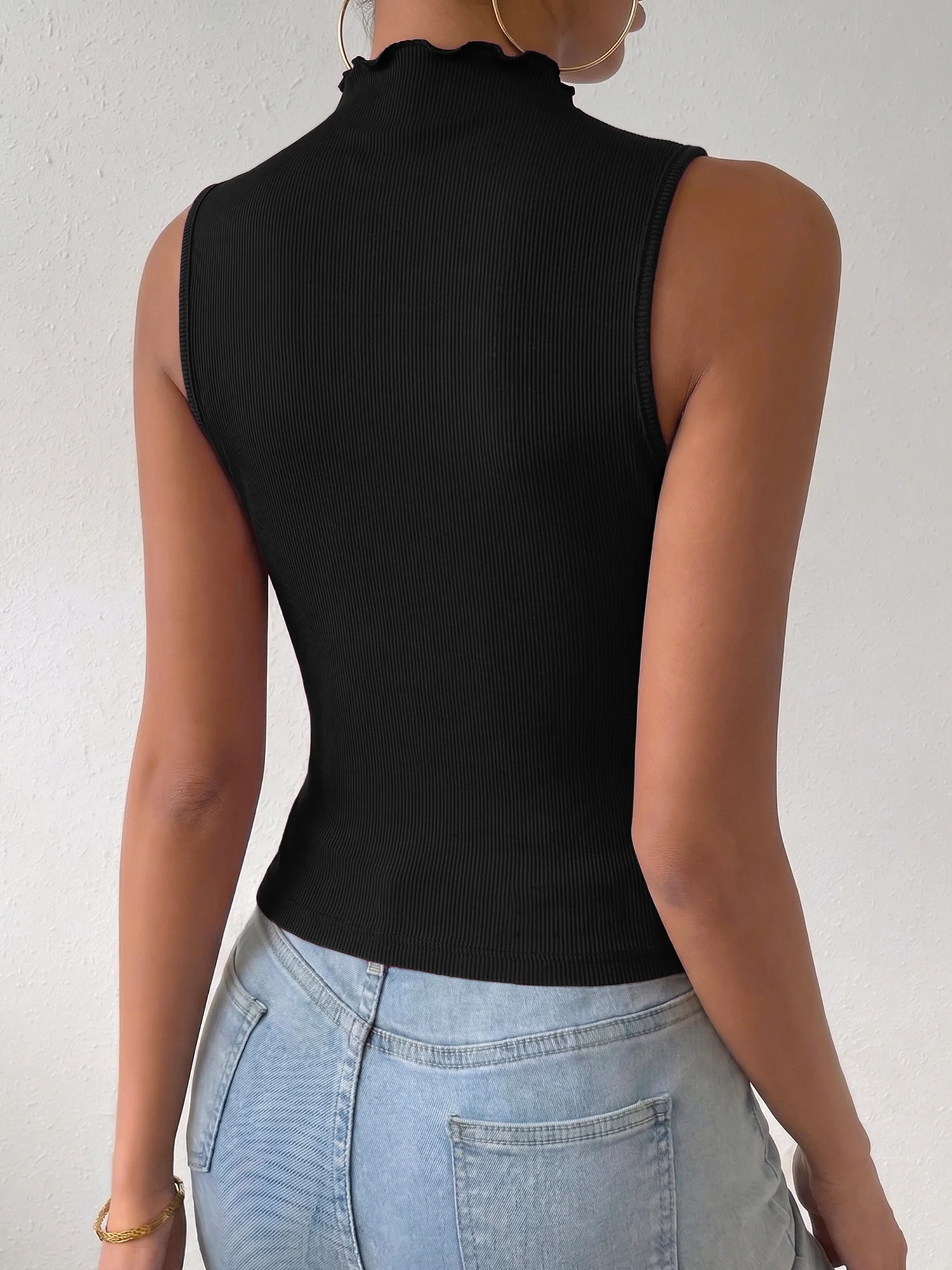 Fitted Sleeveless Tank Top, Stretchy Athletic Shirt for Yoga Workout and Training
