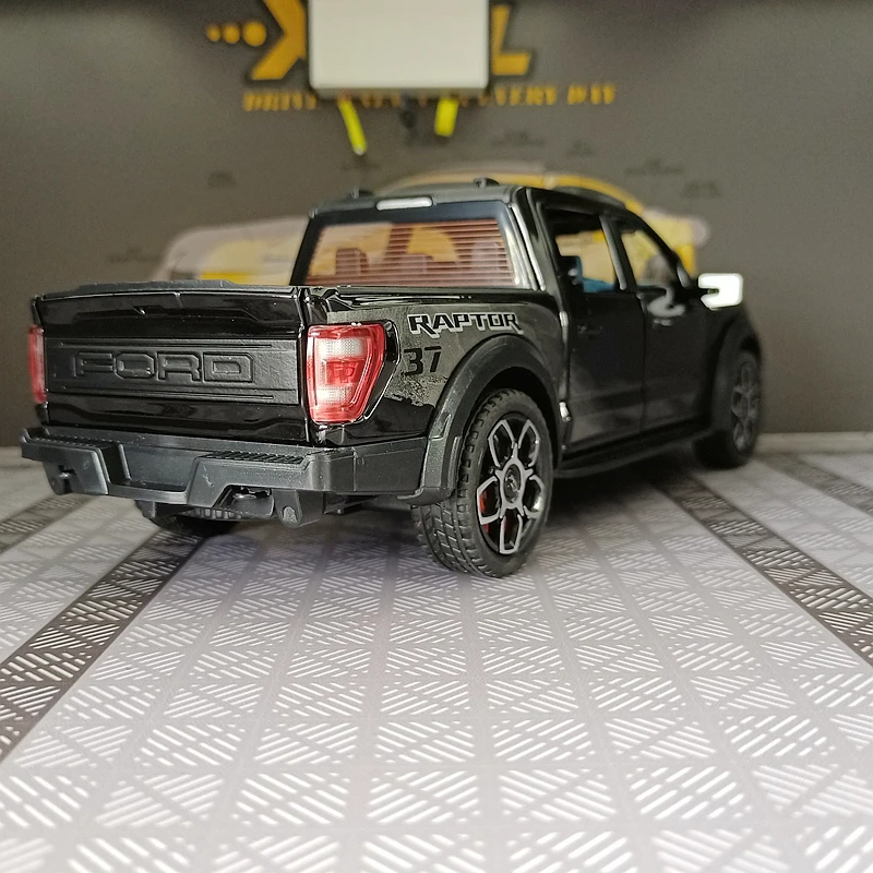 Simulación 1:20 Ford Raptor F-150 modelo de coche de aleación, puertas y capó de motor, el maletero se puede abrir, camioneta de vehículo todoterreno
