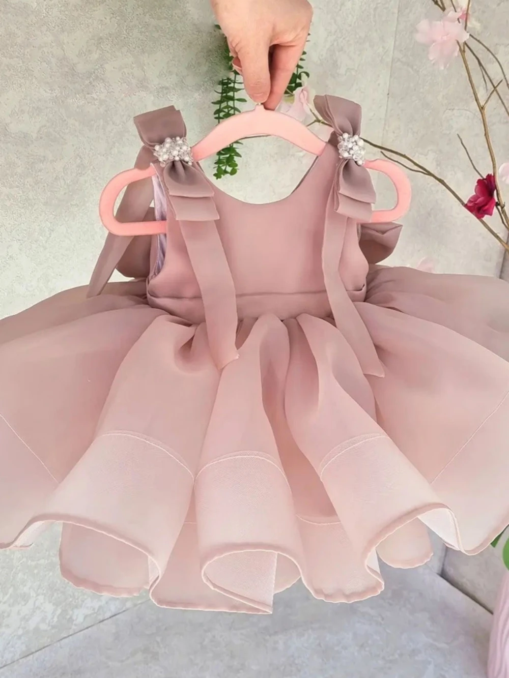 Sweet Pink Puffy Tulle Kids Princess Gown For School Performance Beaded Bow Flower Girls Dresses For Wedding Customized