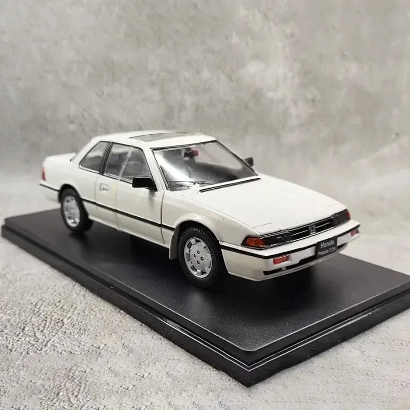 IXO 1/24 Scale Prelude 2.0Si 1985 Alloy Simulation Metal Car Model