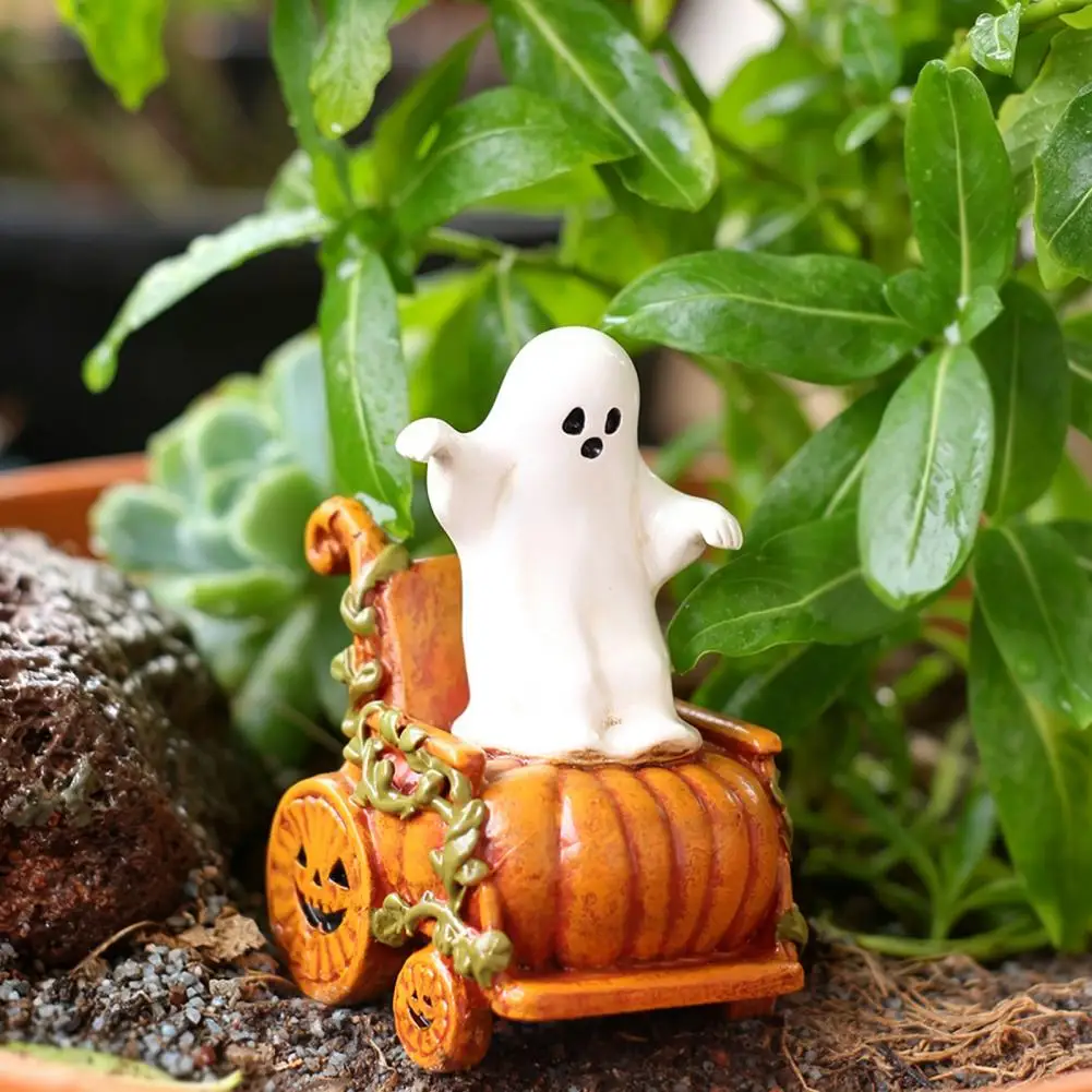 Halloween Resin Ornament Ghost Pumpkin Cart Figurine Halloween Resin Ghost Statue Retro Miniature Ornament for Home for Friends