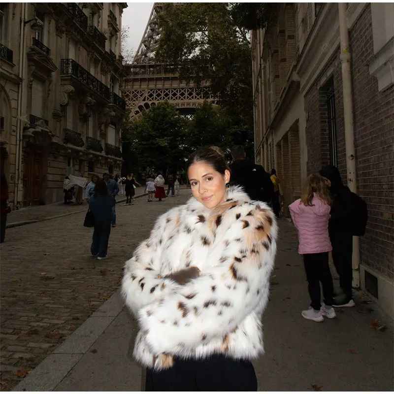 Chic Fluffy Faux Fur Coat Turn-down Collar Vintage Female Furry Jacket New Fashion Thick Coat 2024 High Street Lady Outerwear