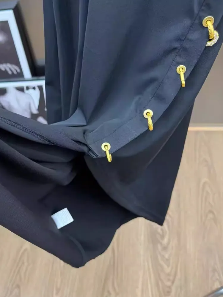 Sukienka damska DFDG, elegancka, dzianinowa, na wiosnę i lato 2025, z okrągłym dekoltem, bez rękawów, z kryształowym pierścieniem, rozcięciem, dopasowana, minimalistyczna, jednolita, midi.