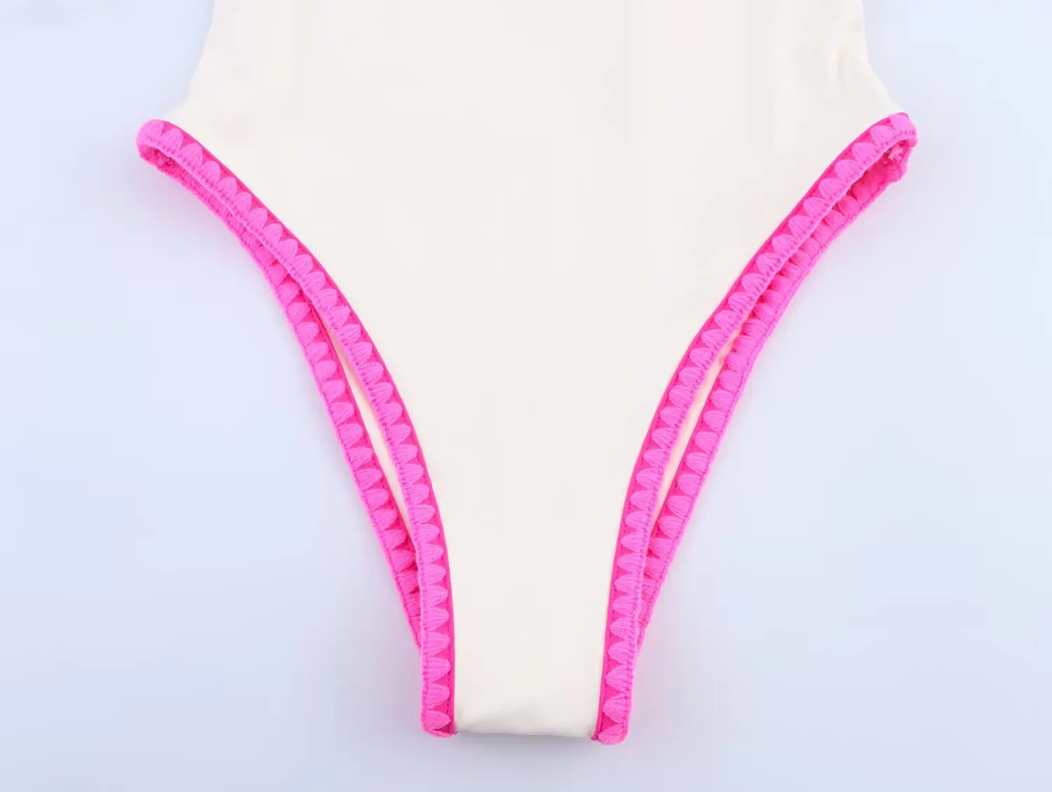 2025 ฤดูร้อนใหม่ของผู้หญิงแฟชั่นลําลองสีชนเรียบง่ายสบายแขนกุดคอกลมชุดว่ายน้ํา