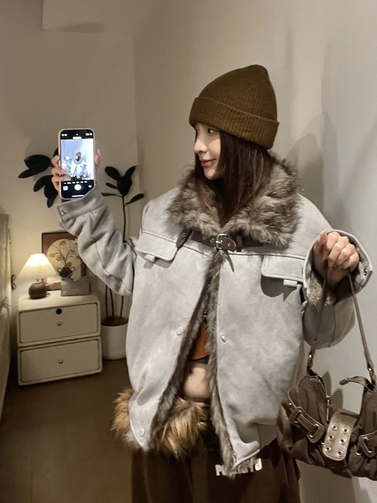 

Женское замшевое джинсовое пальто с меховым воротником из хлопка в американском стиле ретро, повседневная модная версия-стойка, длинное пальто све