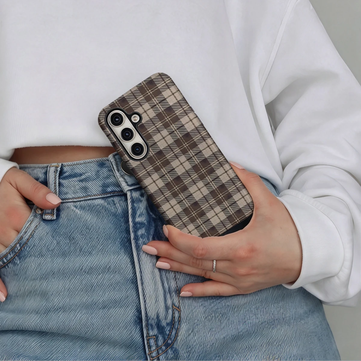 Brown Cream Tartan Plaid Phone Case For Samsung Galaxy S26 S25 Ultra S24 S23 Plus Hard Shock‑Absorption 2-in-1Protective Cover
