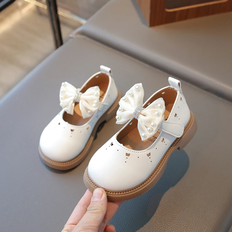 Children's Leather Casual Shoes 2025 Spring Girls' Soft Sole Non-slip Shoes Baby Shoes Bow Sparkling Pearl Sandal