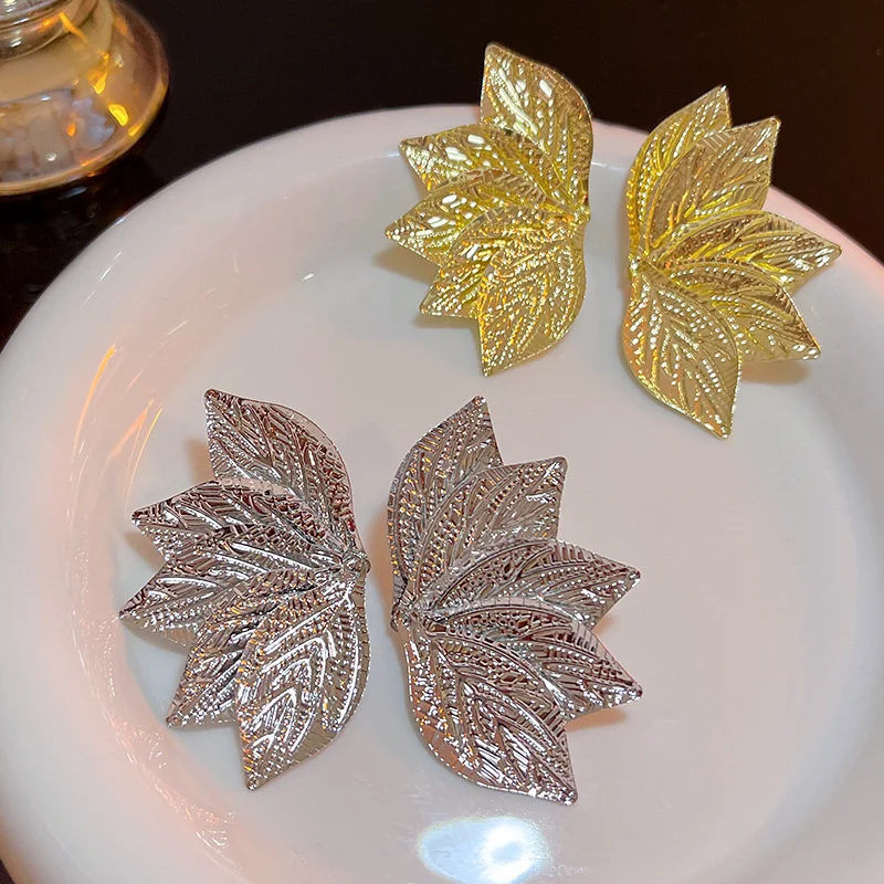 Vintage Metal Multilayer Leaf Earrings Personality Geometric Five Petal Flower Earrings Women Wedding Party Jewelry Gifts