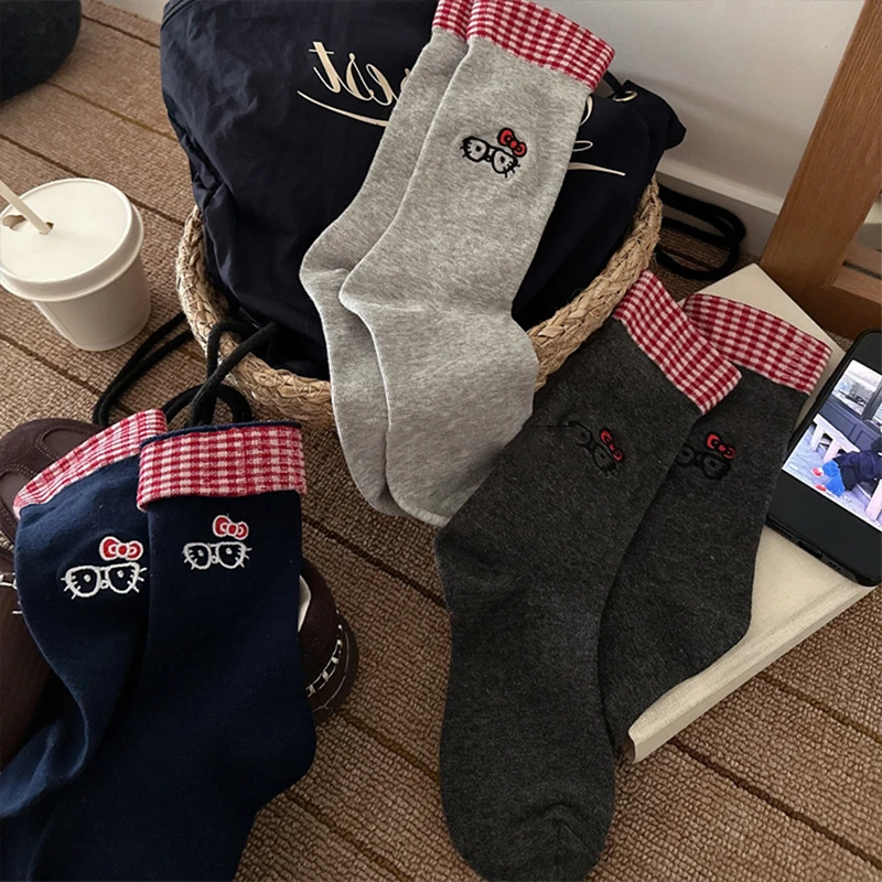 Simpatici calzini a metà polpaccio scozzesi HelloKitty Calzini da donna ricamati con nodo a farfalla rovesciato Calzini versatili alla moda