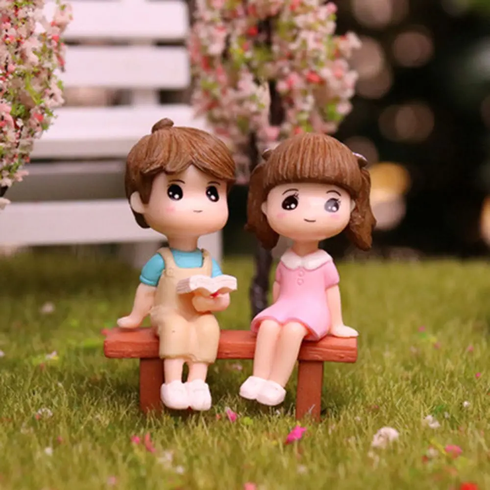 2pcs Car Ornament Cake Decoration Micro Landscape Resin Miniatures Lovers Stool Fairy Garden Couple Figurines