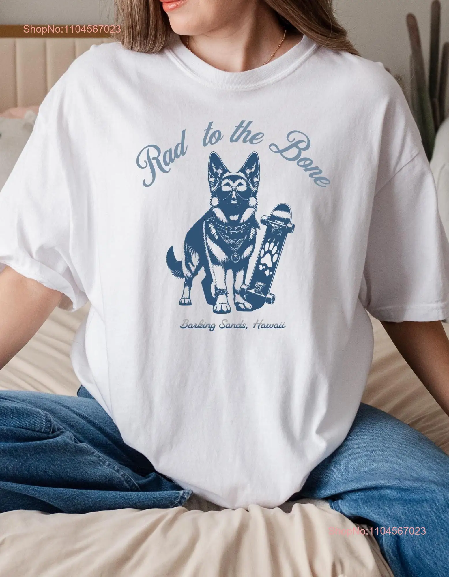 

Футболка Retro Comfort Rad to the Bone Must Have Dog Mom идеально подходит для любителей немецкой овчарки Beach Vibe