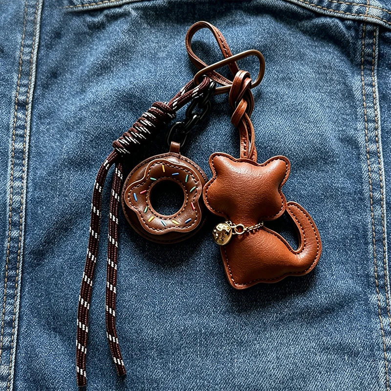 Stilvoller PU-Leder Katzen-Anhänger Schlüsselanhänger Taschenanhänger - Modisches & Spaßiges Accessoire für Taschen – Detail 10