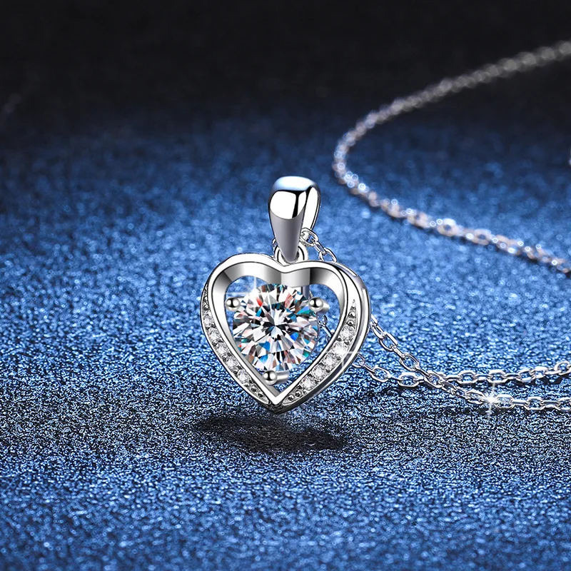 s925 sterling silver love necklace Female eternal heart Silver pendant Moissanite collarbone chain gift to girlfriend