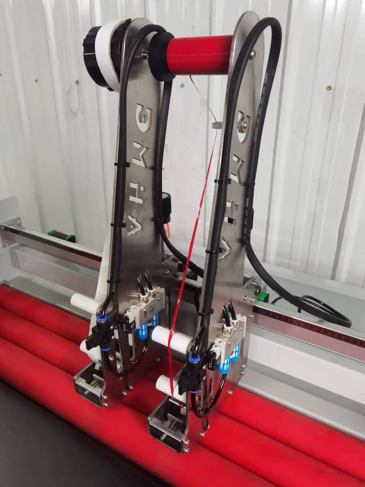 Semi Automatic Double Sided Tape Applicator Machine