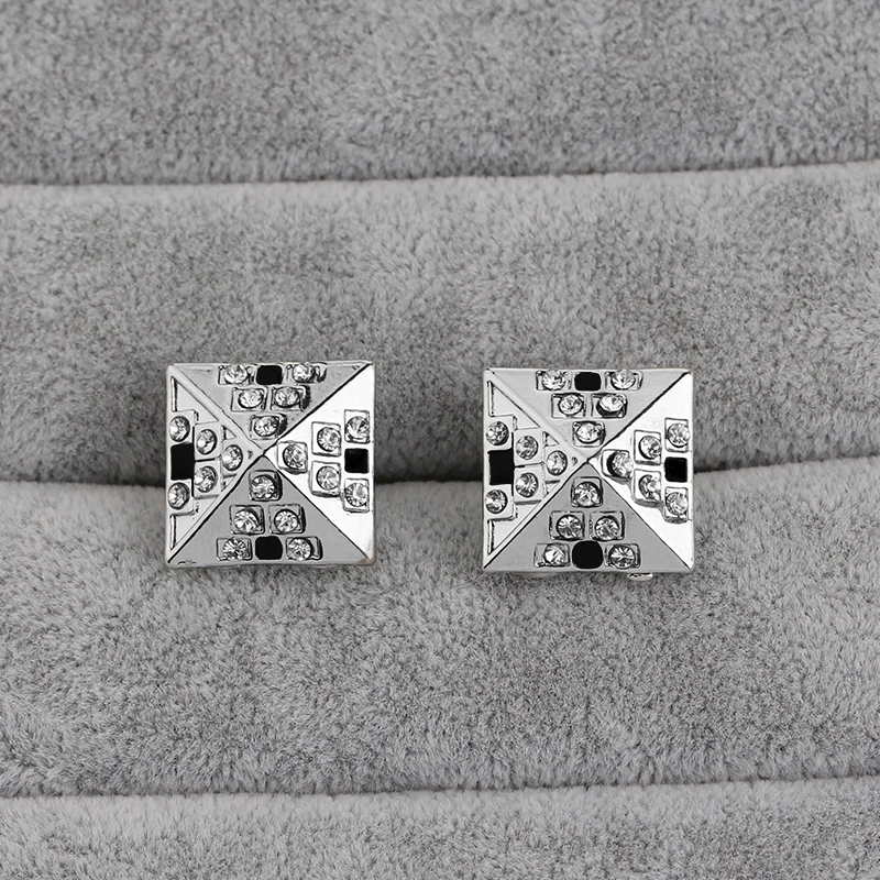 2Pcs/Set Classic Mens Crystal Pyramid Shaped Cufflinks Formal Shirt Suit Tuxedo Blouse Whale Back Closure Cuff Button